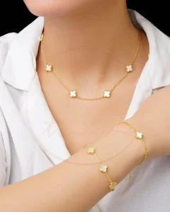 دستبند ونکلیف صدفی با آبکاری طلای ۱۸ عیار