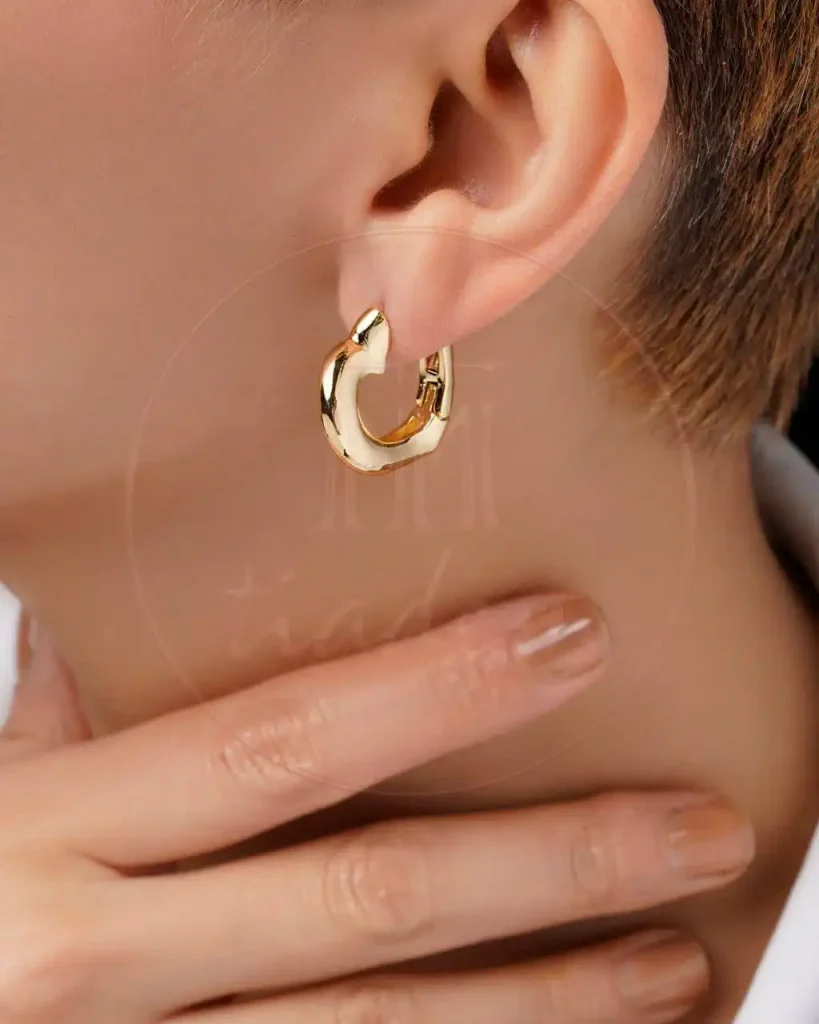 گوشواره حلقه‌ای گلد سوفت‌کرو با طراحی مینیمال براق و فرم کروی