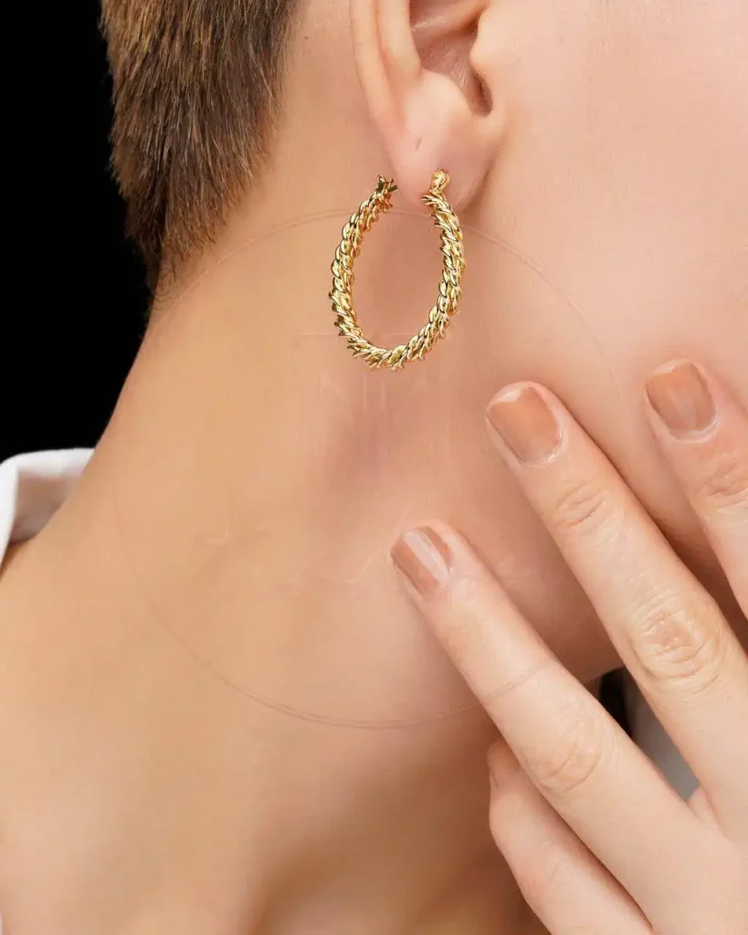 خرید گوشواره حلقه‌ای مینیمال با آبکاری طلا | مدل بافت طنابی سبک و شیک