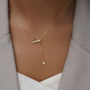 گردنبند مینیمال آبکاری طلا طرح پاپیون دو بافت