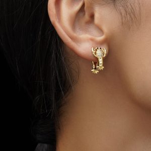 گوشواره طرح خرچنگ مینیمال