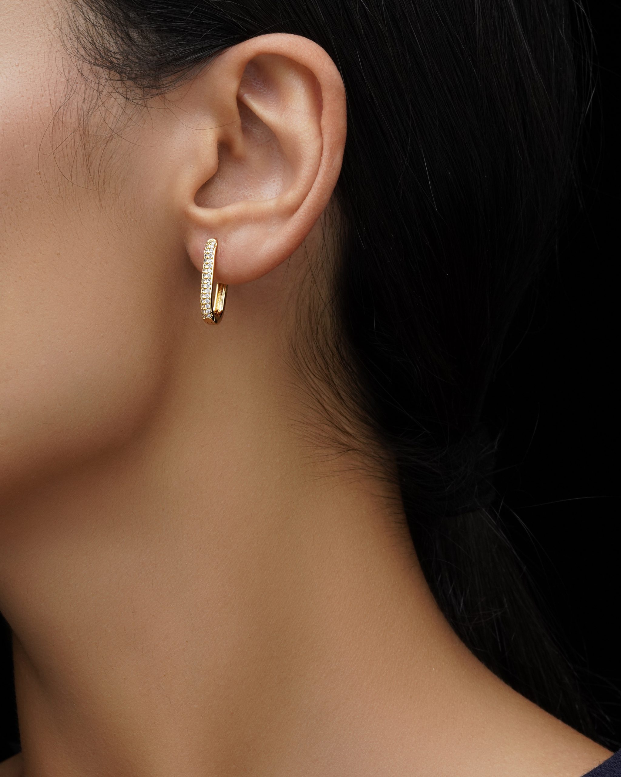 گوشواره حلقه ای طرح طلا نگینی بیضی