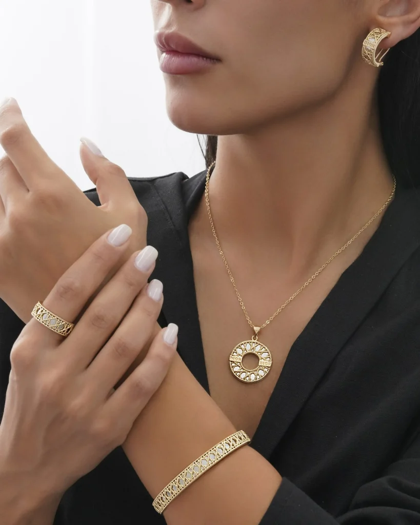 ست طرح طلا حک دیور (DIOR)