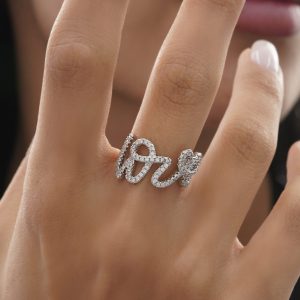 انگشتر طرح لاو LOVE نگینی