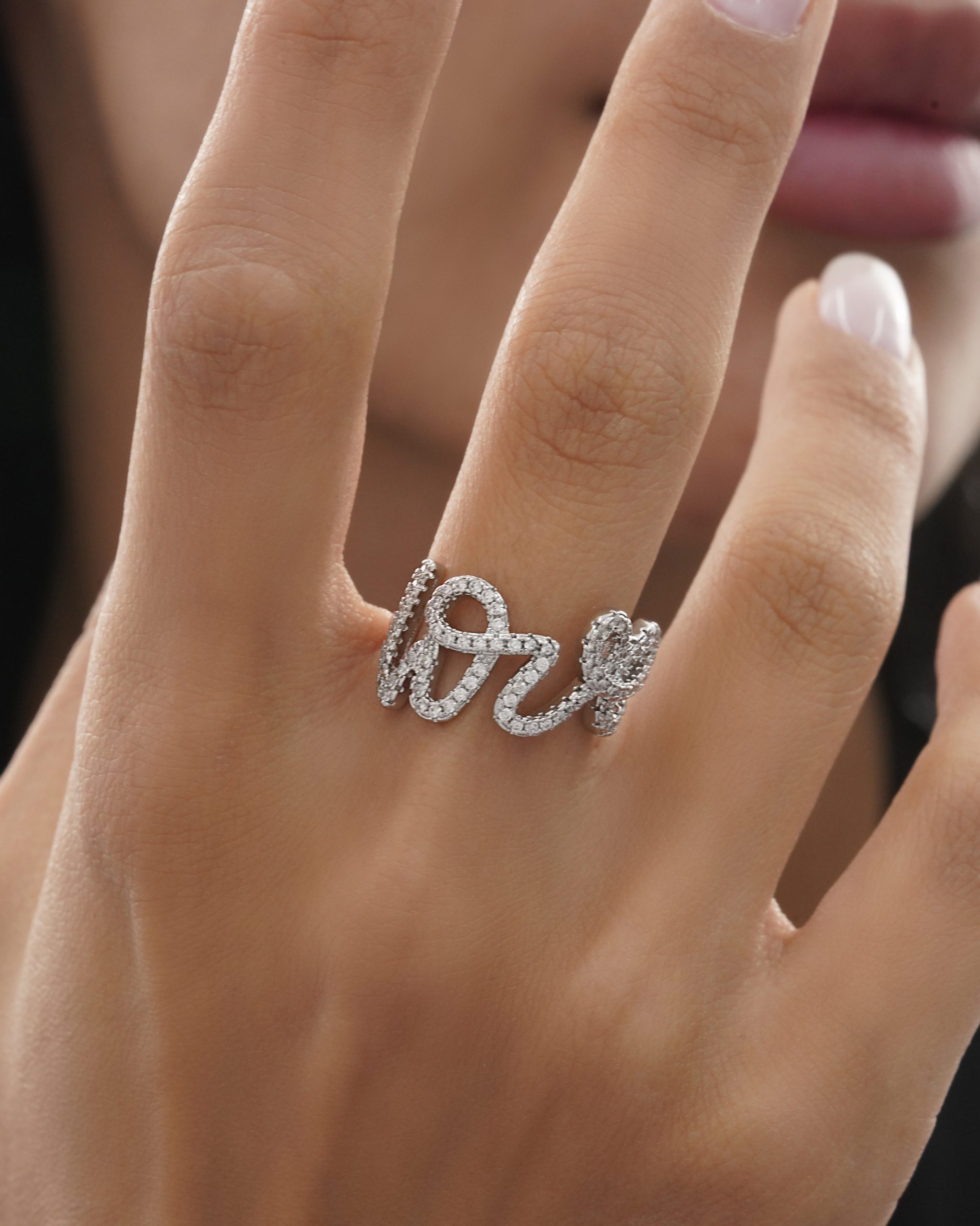 انگشتر طرح لاو LOVE نگینی